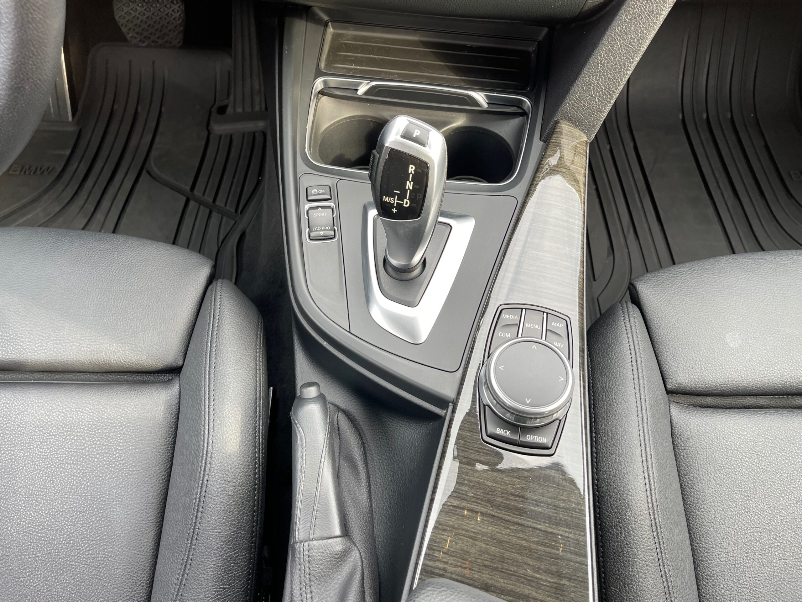 2018 BMW 320i X-DRIVE | R&J Automotive Co
