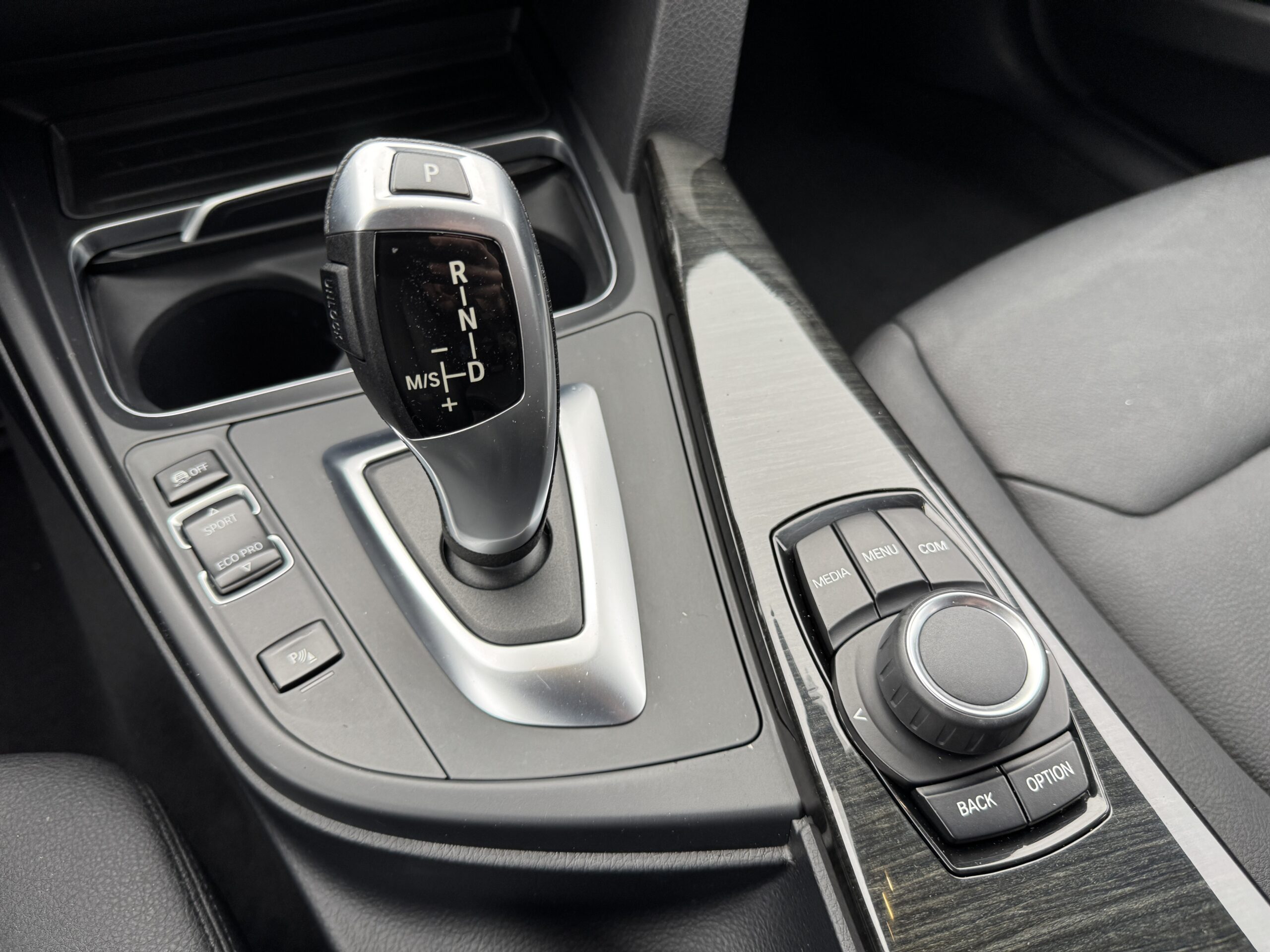 2018 BMW 3 Series 320i - Photo 47