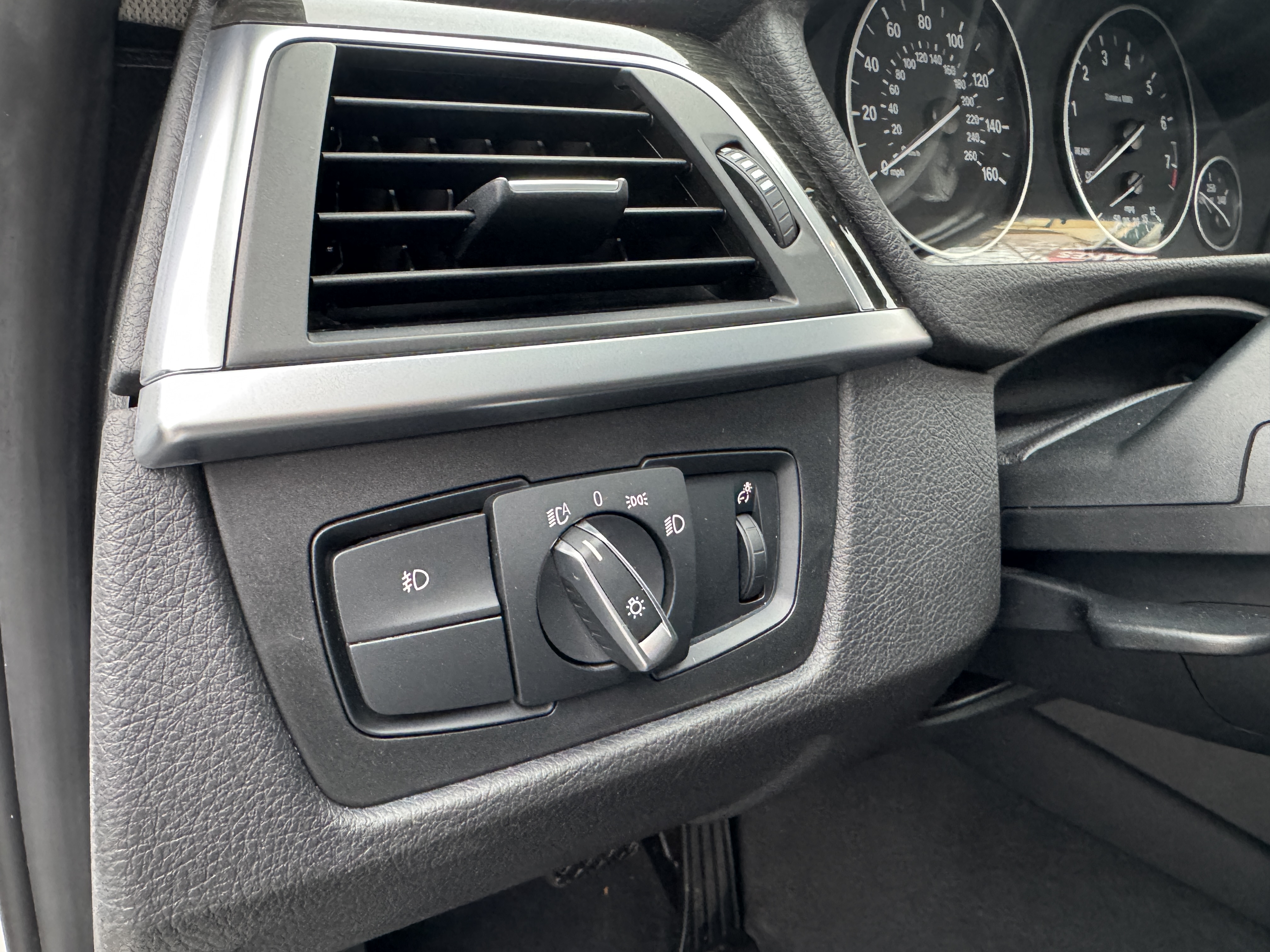 2018 BMW 3 Series 320i - Photo 117