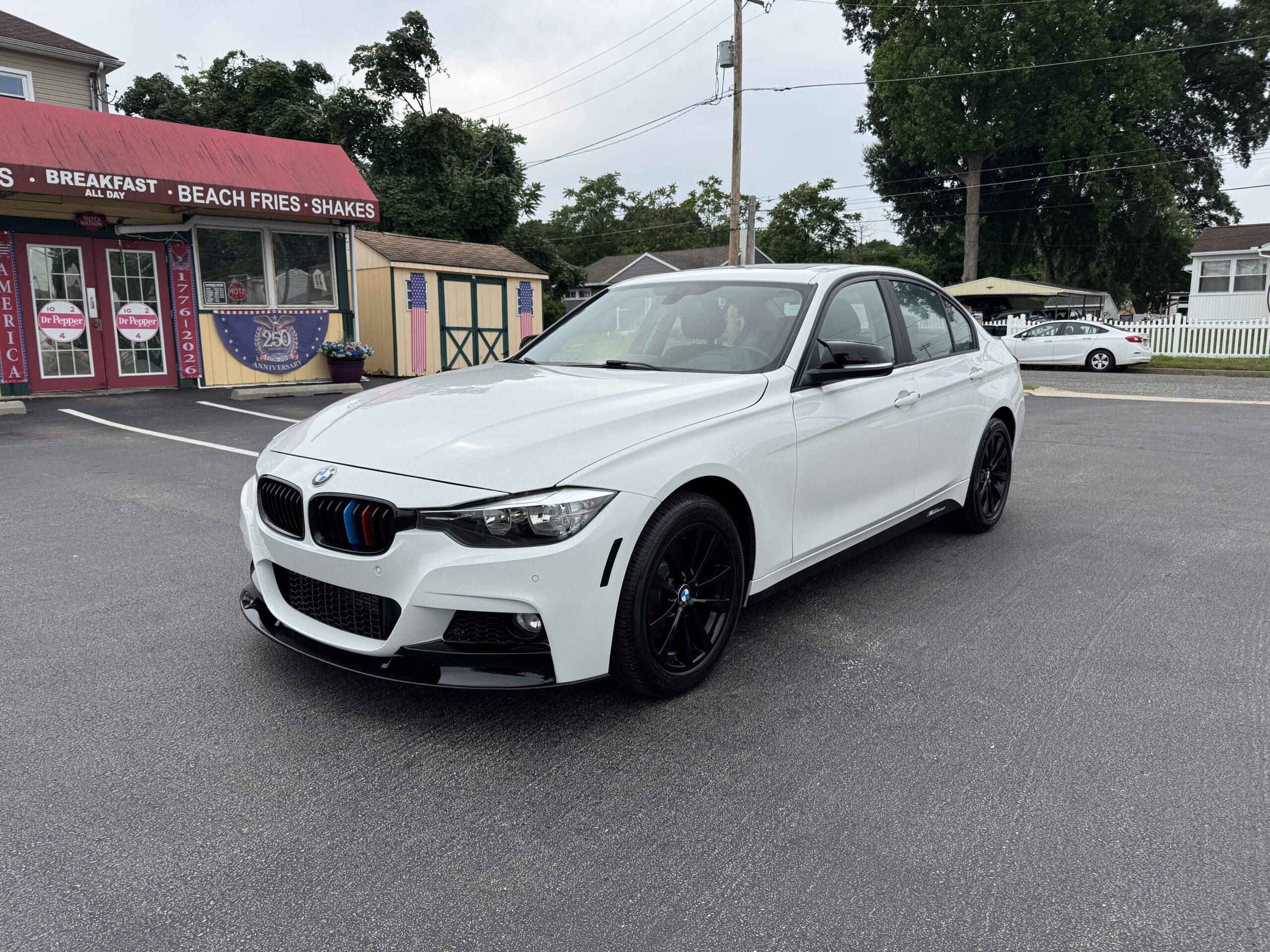 2016 BMW 3 Series 320i xDrive Sedan's photo
