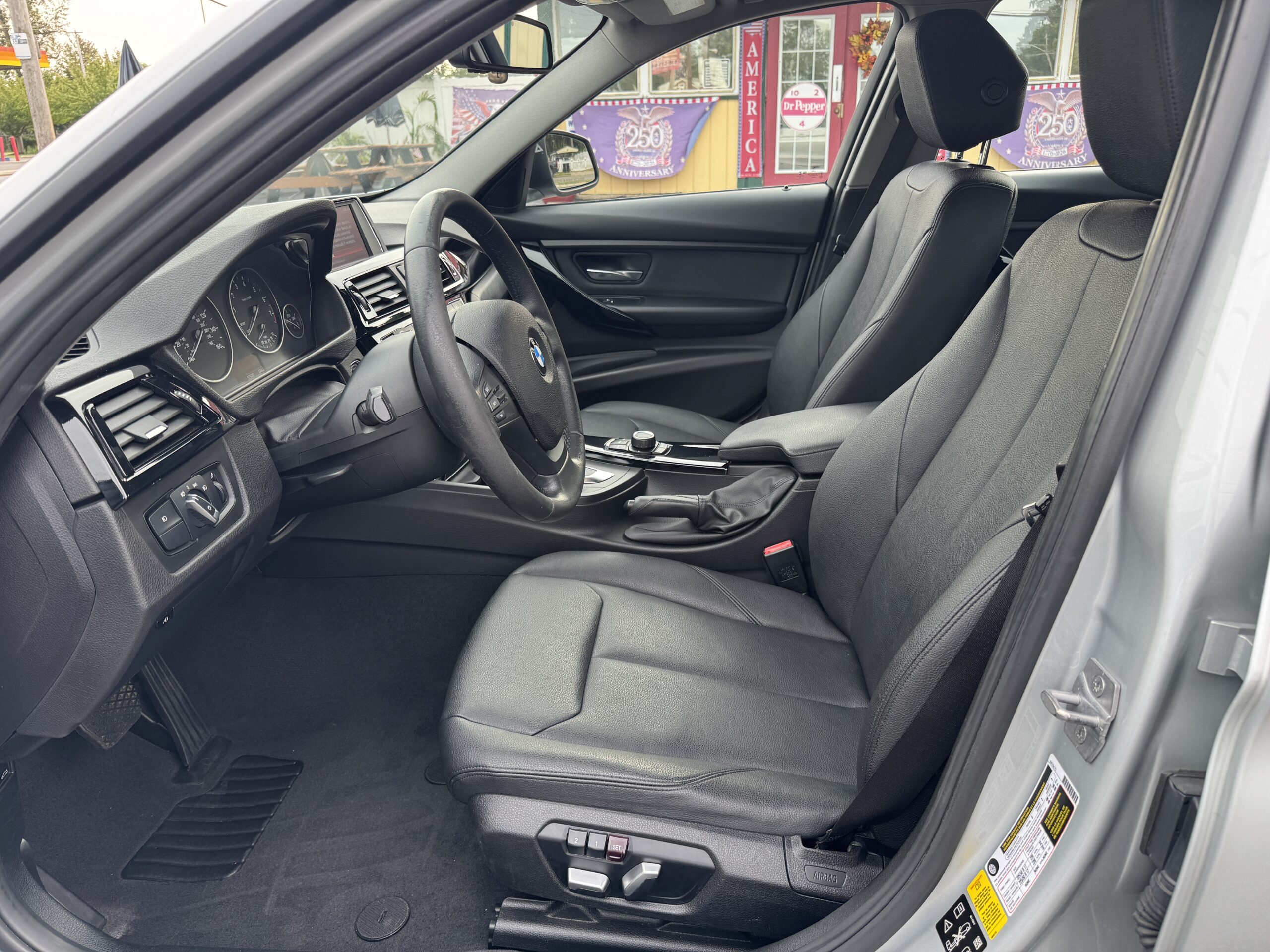 2018 BMW 3 Series 320i - Photo 37