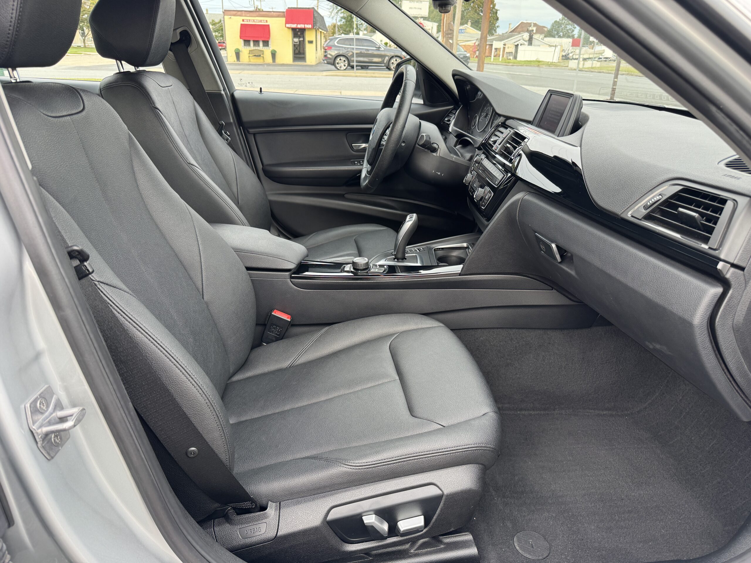 2018 BMW 3 Series 320i - Photo 39