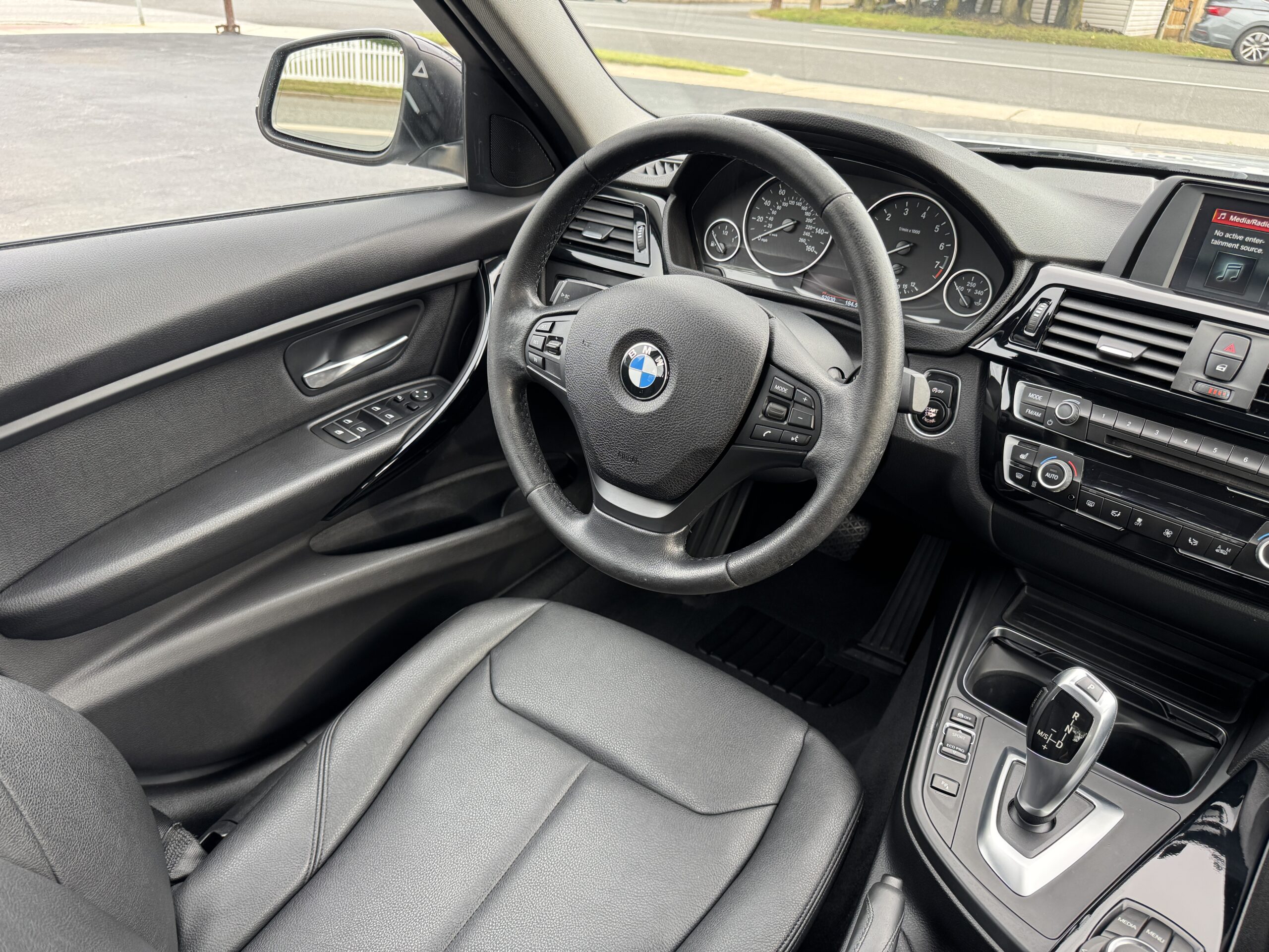 2018 BMW 3 Series 320i - Photo 41
