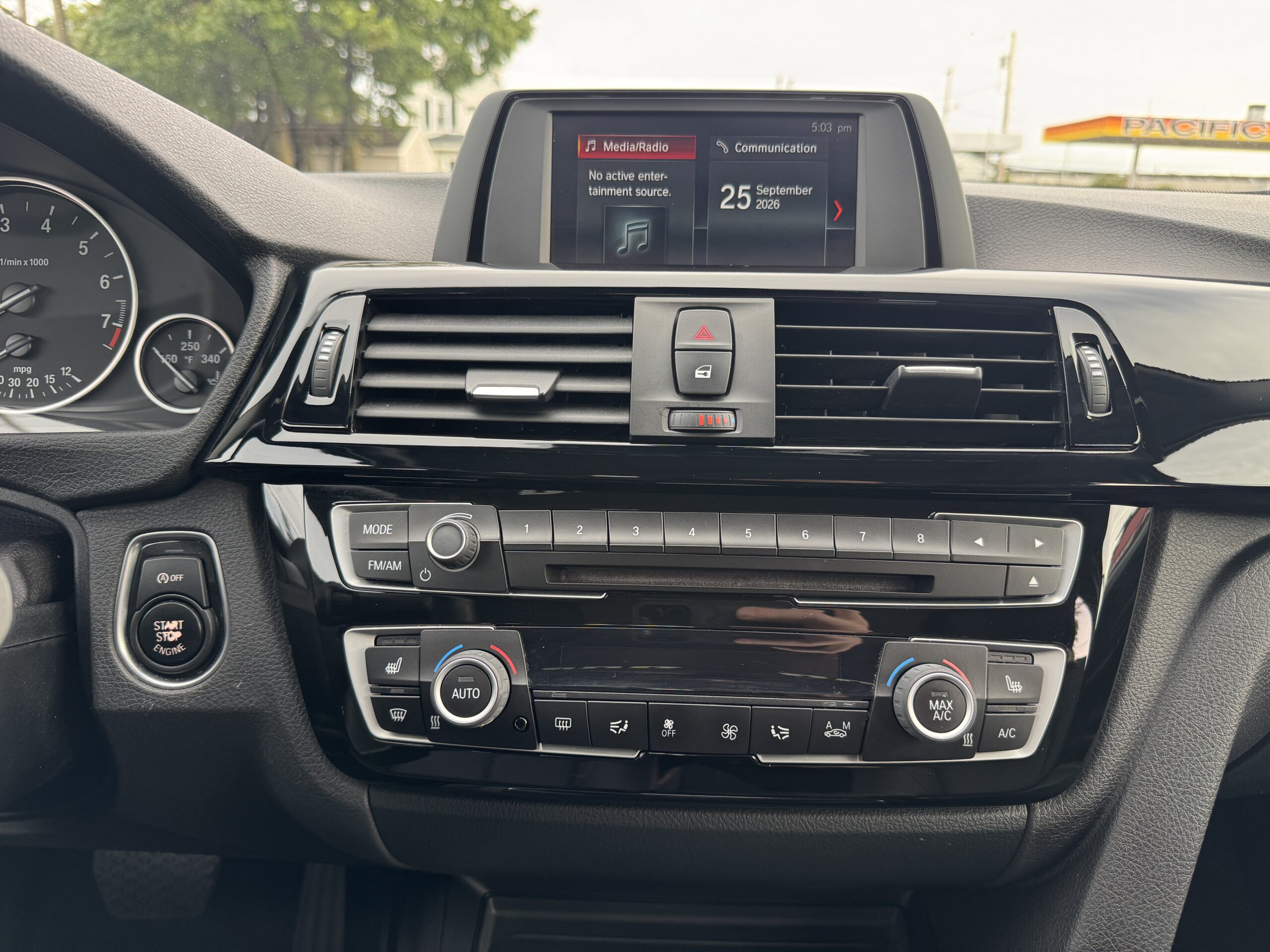 2018 BMW 3 Series 320i - Photo 45